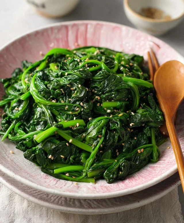 Korean Spinach Side Dish (Sigeumchi Namul)