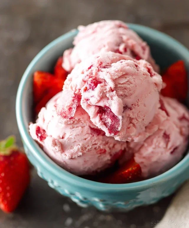 Homemade Strawberry Ice Cream